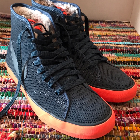 Nike Shoes - NWOT Women’s NIKE Sz 8.5 Sneakers